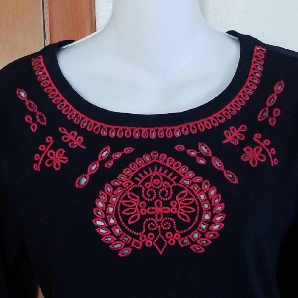NEW Ann Taylor Loft Navy Red Embroidered Top M - Picture 2 of 4